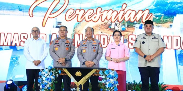 Simbol Toleransi Antar Umat Beragama, Wakapolri Letakan Batu Pertama Empat Rumah Ibadah di SMA Kemala Taruna Bhayangkara