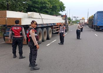 Ciptakan Arus Lalin Lancar, Polresta Cirebon Sidak Parkir Liar di Lima Gerbang Tol Utama