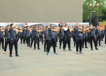 Jelang Pemberian Materi Apel Kasatwil 2025, Kapolda dan Kapolres se Indonesia Olahraga Bersama