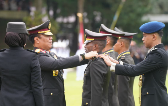pelantikan perwira Polri lulusan Sekolah Inspektur Polisi Angkatan ke-54 Gelombang II