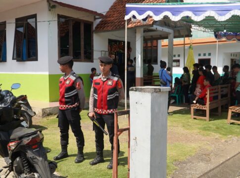 Jamin Kekhusyukan Ibadah, Kapolres Tasikmalaya Pantau Langsung Pengamanan Natal di Cipatujah