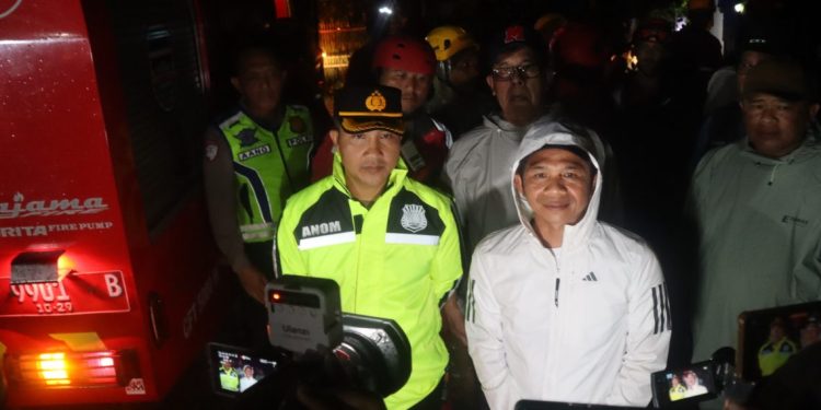 Gerak Cepat Polres Purwakarta Evakuasi Korban Tanah Longsor di Jatiluhur