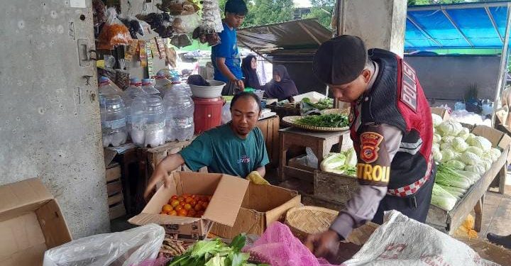 Jelang Nataru, Polres Ciamis Terjun ke Pasar Manis Pantau Stabilitas Harga dan Stok Sembako