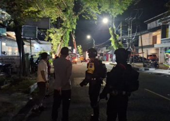 Jamin Keamanan Malam Hari, Satbrimob Polda Jabar Intensifkan Patroli Dialogis di Tasikmalaya