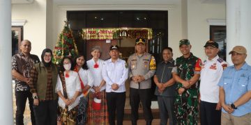 Pastikan Keamanan Malam Natal, Kapolres Sukabumi Pimpin Langsung Pengamanan Gereja di Palabuhanratu