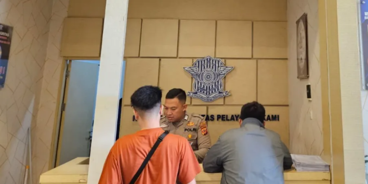 Polantas Menyapa Diintensifkan di Techno Mall Karawang, Dekatkan Polisi dan Edukasi Tertib Lalu Lintas