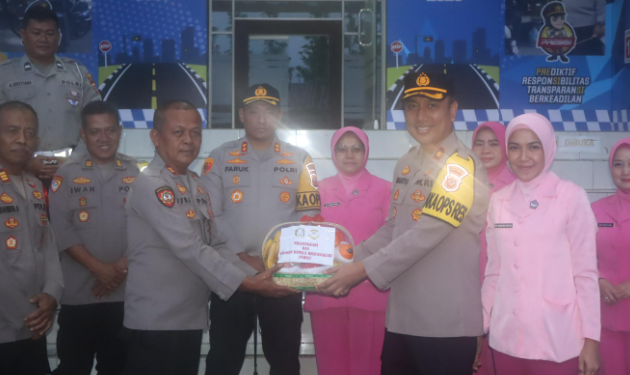 Kapolres Tasikmalaya Kota Cek Kesiapan Personel dan Beri Sembako di Pospam Operasi Lilin Lodaya