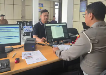 Satlantas Polres Karawang Tingkatkan Pelayanan Publik Melalui Program “Polantas Menyapa”