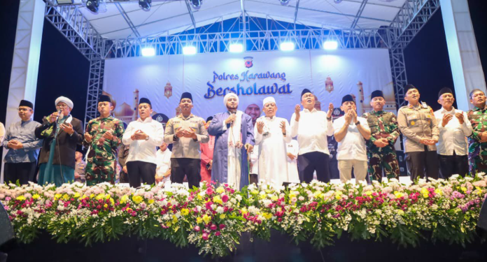 Polres Karawang Gelar Karawang Bersholawat Bersama Habib Syech bin Abdul Qodir Assegaf