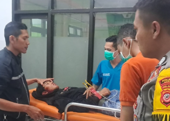 Polsek Bayongbong Evakuasi Kecelakaan Beruntun di Jalan Raya Bayongbong-Maktal
