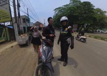 Satlantas Polres Karawang Gencarkan Sosialisasi Kamseltibcarlantas selama Operasi Lilin Lodaya