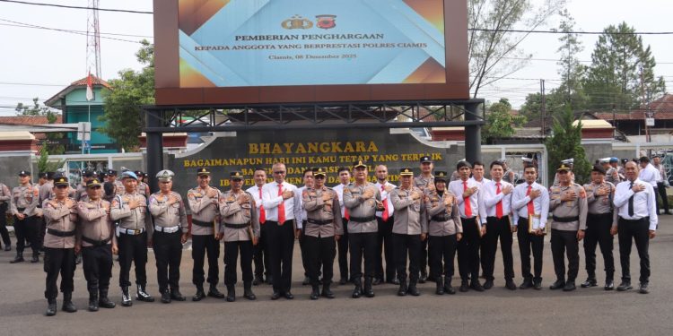 Polres Ciamis Apresiasi Personel Berprestasi dengan Penghargaan dan Umroh Gratis