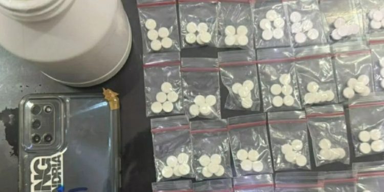 Satres Narkoba Polres Karawang Ringkus Tiga Pengedar Obat Keras Ilegal