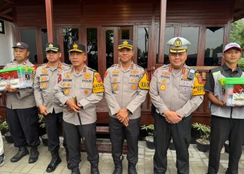Kapolda Jabar Tinjau Tol Jakarta – Cikampek dan Pos Pengamanan Polres Karawang di Libur Nataru 2025