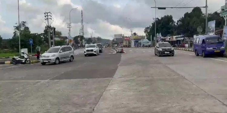 Urai Kepadatan Arus Balik, Polres Sukabumi Terapkan One Way di Exit Tol Parungkuda