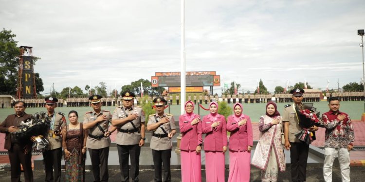 Dua Siswa Bintara Polri TA 2025 Raih Kelulusan Nilai Tertinggi di SPN Polda Jabar, Orang Tua Ucapkan Syukur dan Terima Kasih Kepada Kapolda Jabar