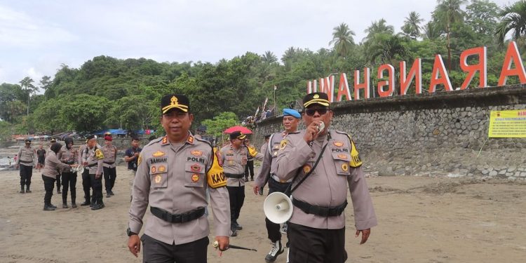 Kapolres Sukabumi Berikan Himbauan Keselamatan kepada Pengunjung Wisata Pantai Palabuhanratu