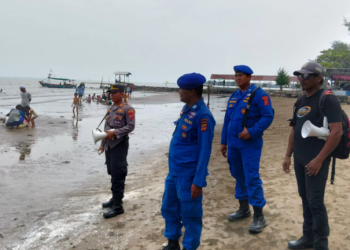 Polres Indramayu Bersama Unsur Gabungan Intensifkan Sosialisasi Keselamatan di Objek Wisata Pantai Tirta Ayu Balongan
