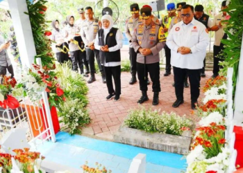 Kapolri Ziarah ke Makam Marsinah dan Letakkan Batu Pertama Pembangunan Museum di Nganjuk