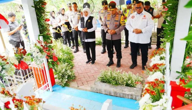 Kapolri Ziarah ke Makam Marsinah dan Letakkan Batu Pertama Pembangunan Museum di Nganjuk