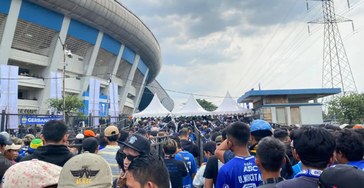 Polrestabes Bandung Terjunkan Ribuan Personel Amankan Laga Persib Bandung vs PSM Makassar di Stadion GBLA