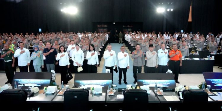 Operasi Lilin 2025 : Polri dan TNI Bersama Pemerintah Amankan Natal dan Tahun Baru, Dan Siapkan Diskon Transportasi Massal