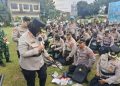 Momen Tak Biasa di Mapolresta Cirebon: Kombes Sumarni Periksa Isi Tas Personel Usai Apel Nataru