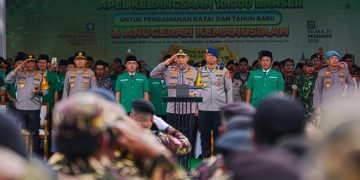 Kapolri Pimpin Apel Kebangsaan 11.135 Personel Banser di Cirebon untuk Pengamanan Natal dan Tahun Baru