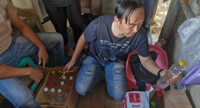 Jaga Kondusivitas Menjelang Nataru, Polresta Cirebon Sita Ratusan Botol Miras dalam Operasi Pekat