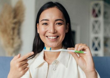 Ingin Senyum Penuh Percaya Diri, Berikut Panduan Lengkap Merawat Gigi Sehat