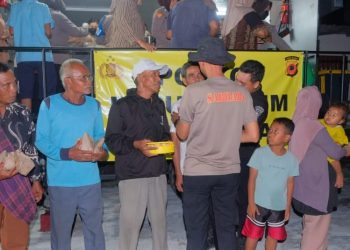 Pengungsi Banjir di Desa Karangligar Karawang : Terima Kasih Polda Jabar