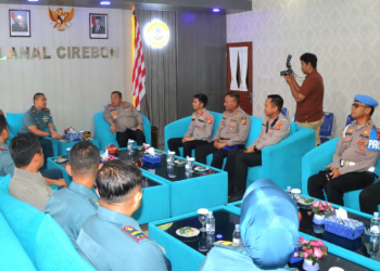 Kapolresta Cirebon Jalin Silaturahmi dengan Danlanal Cirebon, Perkuat Sinergitas Jaga Keamanan Wilayah