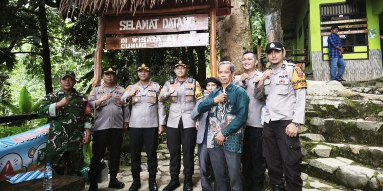 Pastikan Keamanan Wisatawan, Kapolres Karawang Pimpin Langsung Monitoring Objek Wisata di Tegalwaru