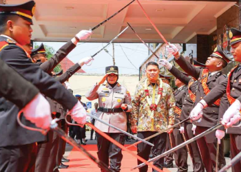 Polresta Cirebon Gelar Parade Farewell and Welcome Kapolresta, Kombes Pol Imara Utama Resmi Pimpin