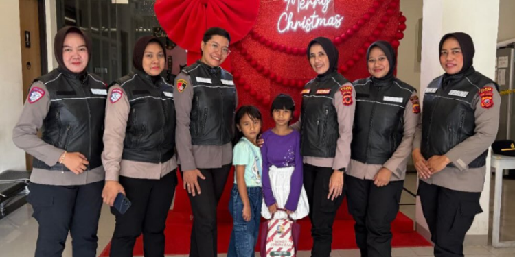 Patroli Humanis Polwan Intan Polres Garut, Jaga Keamanan Kawasan Wisata Cipanas dan Gereja