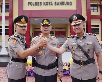 Polresta Bandung Gelar Sertijab Wakapolresta, Kombes Pol. Aldi Subartono Harapkan Sinergitas Semakin Solid