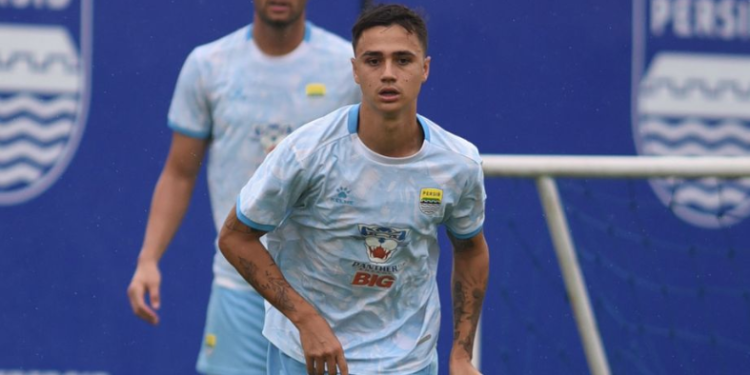 Eliano Reijnders: Persib Bandung Juara Paruh Musim, Fokus Tetap di Putaran Kedua!