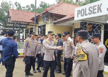 Kapolres Indramayu Kunjungi Polsek Juntinyuat, Tekankan Pentingnya Niat Baik dan Keikhlasan dalam Bertugas