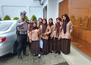 Polres Banjar Aktif Edukasi Pelajar Penerima KIP di ATM, Terapkan Pendekatan Humanis