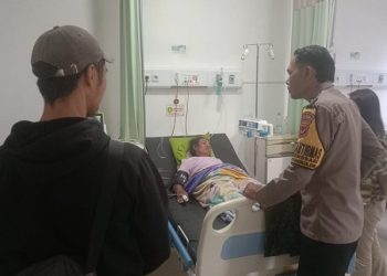 Bantu Pasien RSUD Jampangkulon, Polisi Berikan Transfusi Darah Darurat